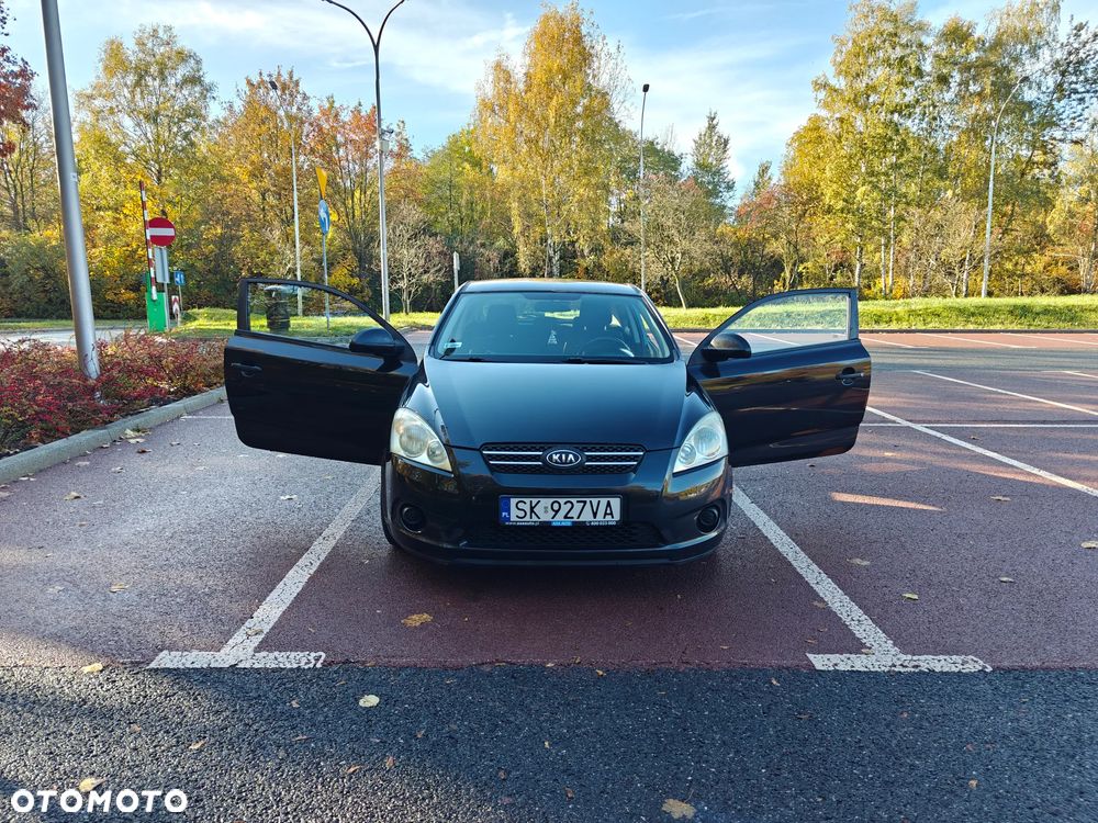 Kia Ceed Cee'd 1.4 L - 8