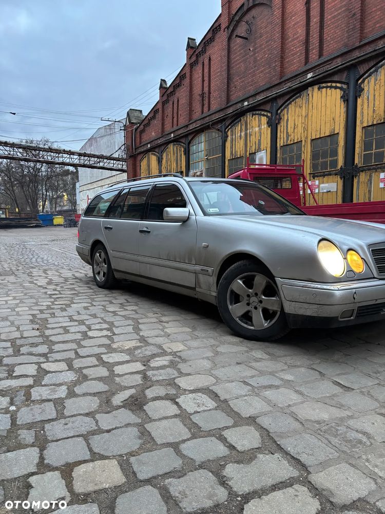 Mercedes-Benz Klasa E - 7
