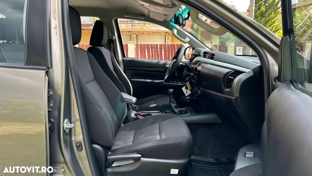 Toyota Hilux 2.4D 150CP 4x4 Double Cab 6MT Style - 14