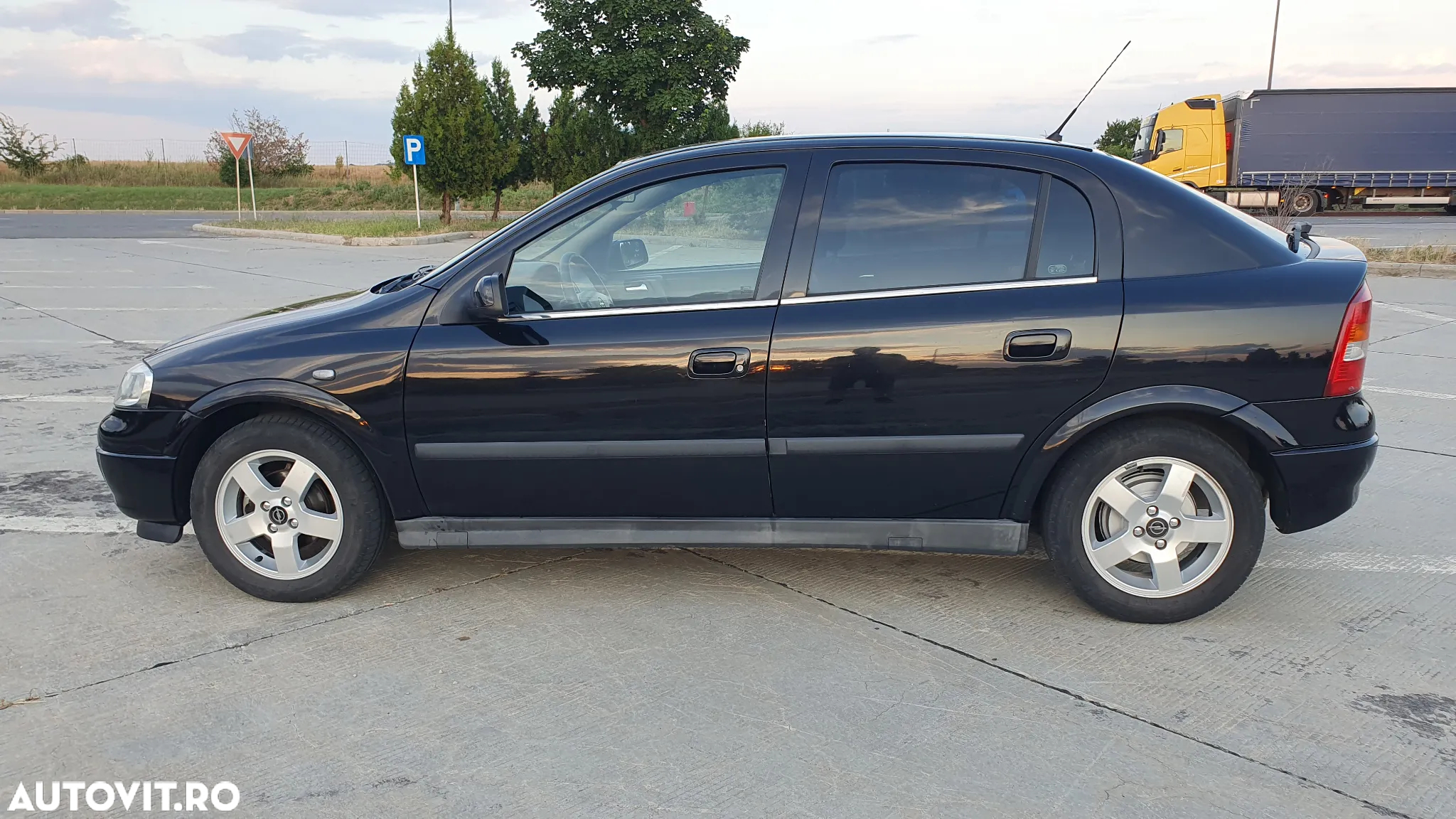 Opel Astra 1.4i 16V Club - 4