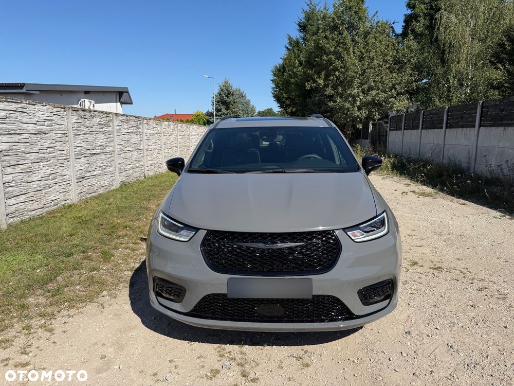 Chrysler Pacifica - 3