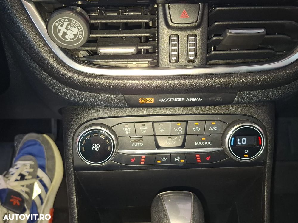 Ford Fiesta 1.0 EcoBoost Powershift Titanium - 9