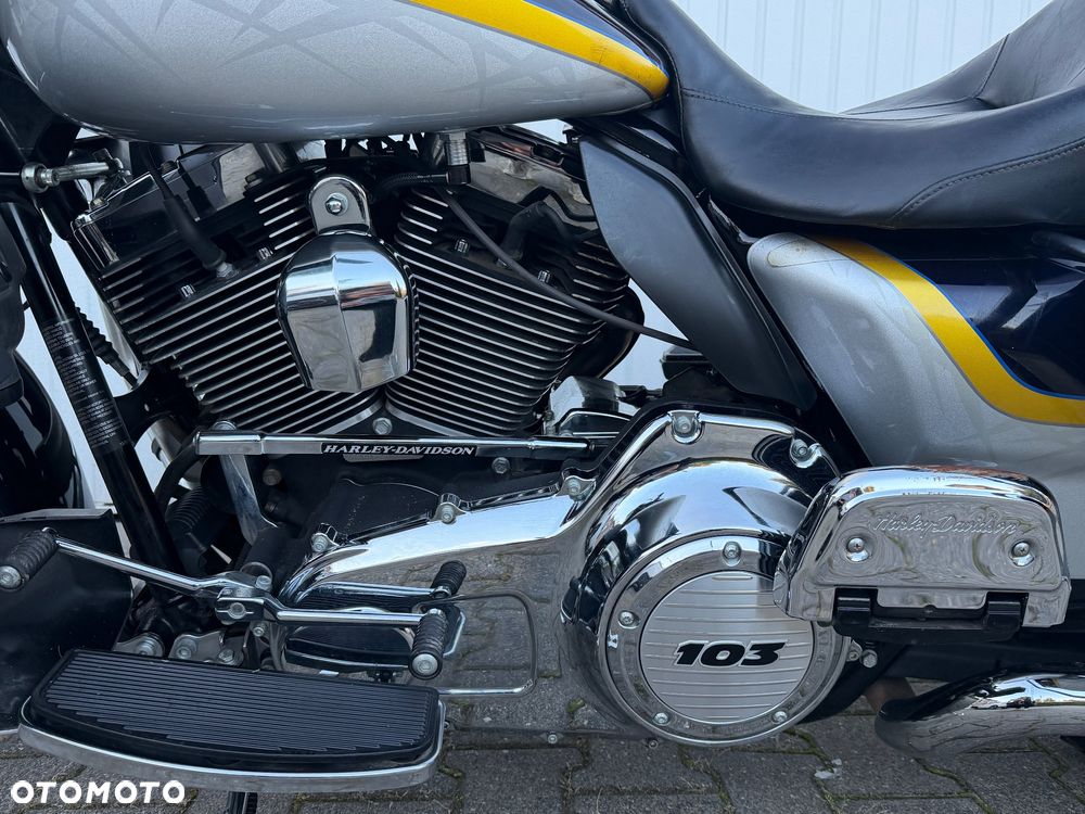 Harley-Davidson CVO Street Glide - 13