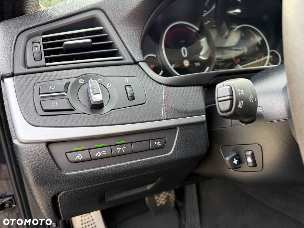 BMW Seria 5 530d xDrive Sport-Aut Luxury Line - 24