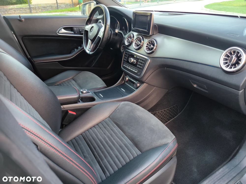 Mercedes-Benz CLA 250 Sport 7G-DCT - 15