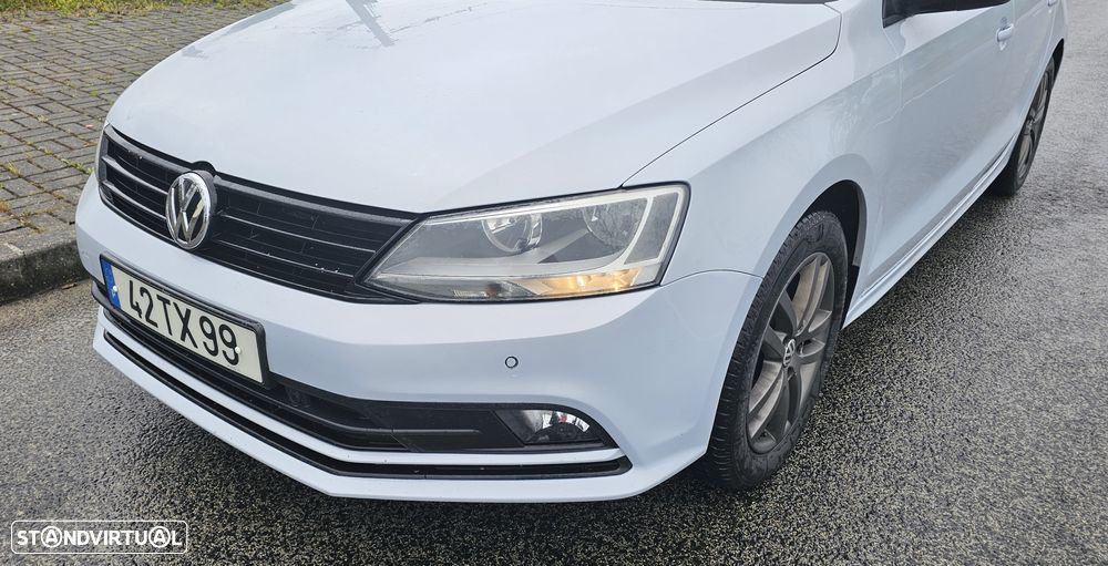 VW Jetta 2.0 TDI Confortline - 16