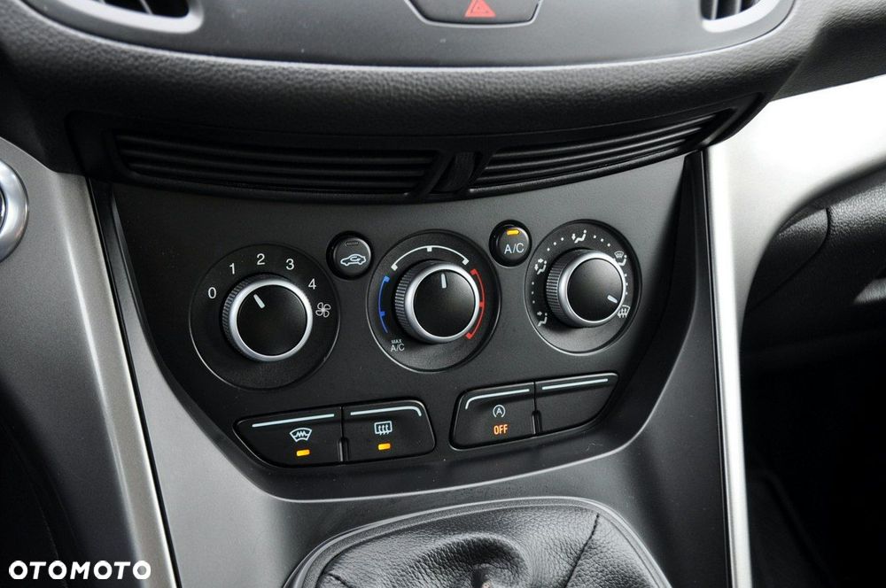 Ford Kuga - 32