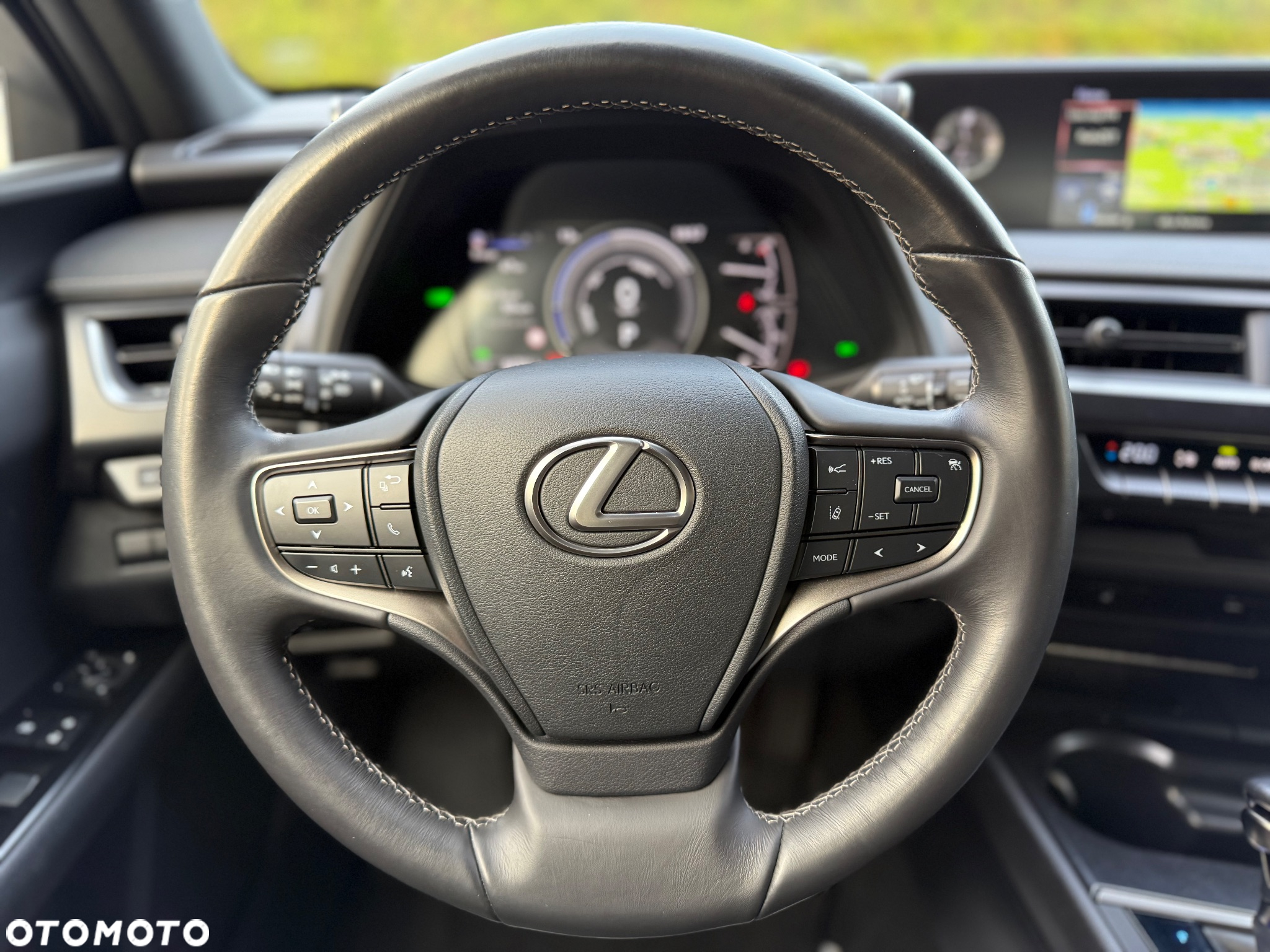 Lexus UX - 10