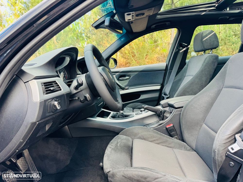 BMW 320 d Touring Pack M - 25