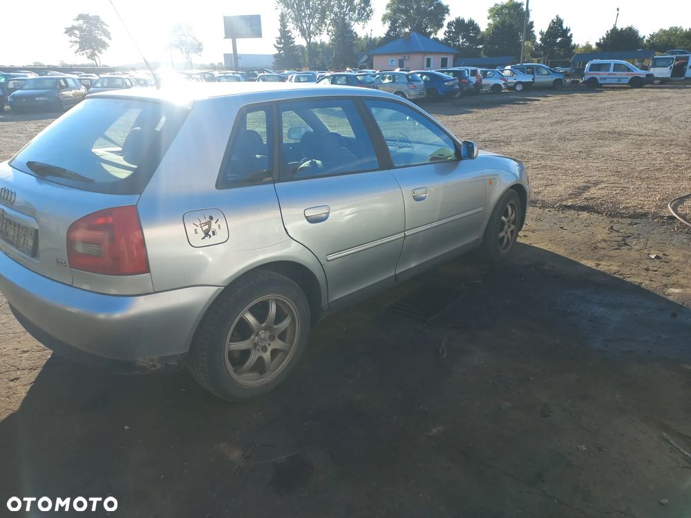 Audi A3 1.6 benzyna 99r LY7M wszystkie części - 3