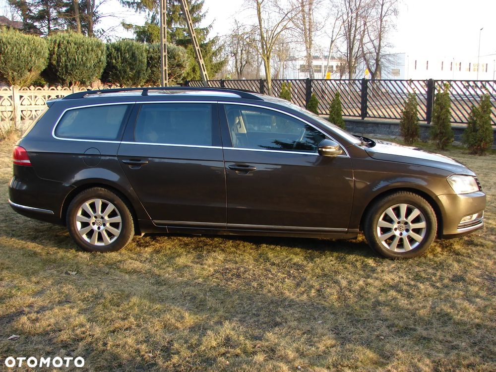 Volkswagen Passat - 11