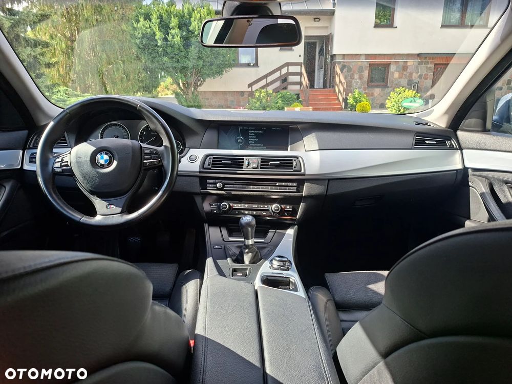 BMW Seria 5 528i - 11