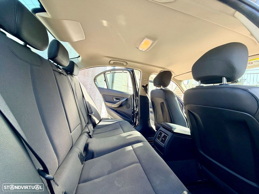 BMW 318 d Line Modern - 11