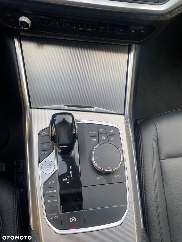 BMW Seria 3 318d Edition M Sport Shadow - 28