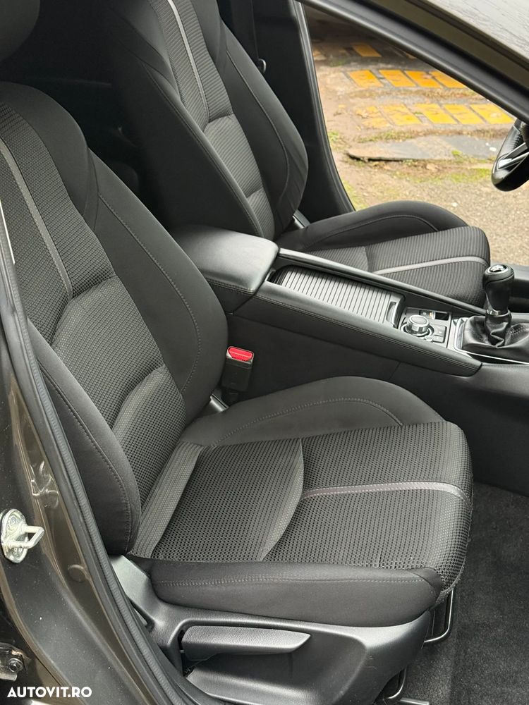 Mazda 3 G120 Revolution - 23