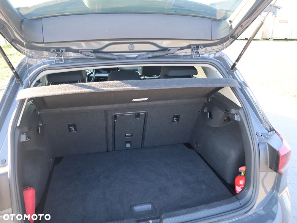 Volkswagen Golf - 14