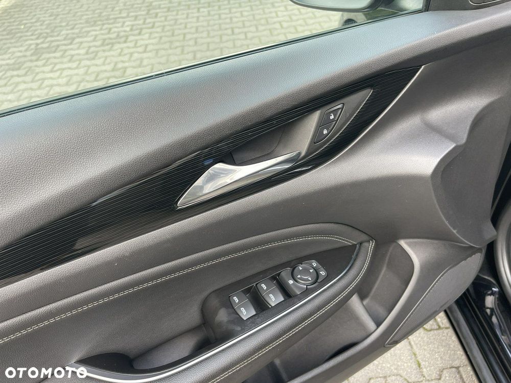 Opel Insignia - 21