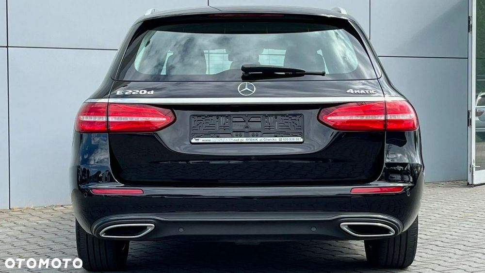 Mercedes-Benz Klasa E 220 d 4-Matic 9G-TRONIC - 11