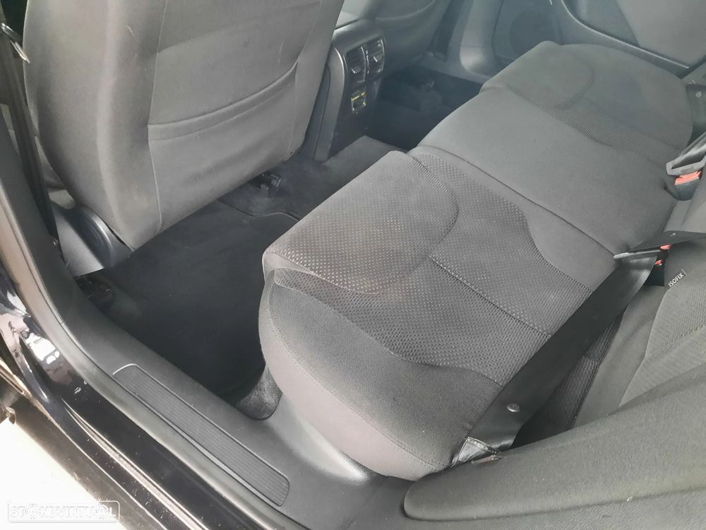 VW Passat Variant 2.0 TDi Confortline - 24