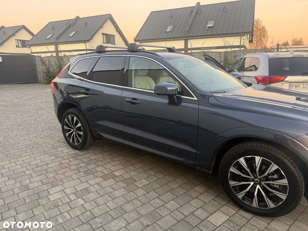 Volvo XC 60 B5 B AWD Ultra Dark - 4