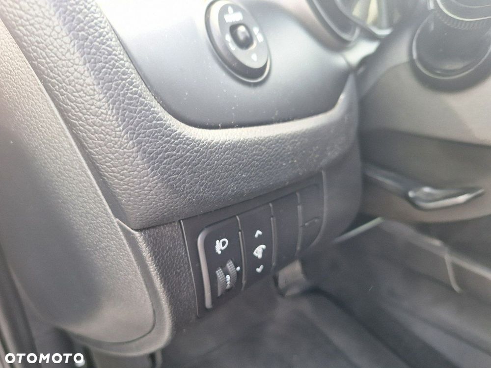 Kia Ceed - 11