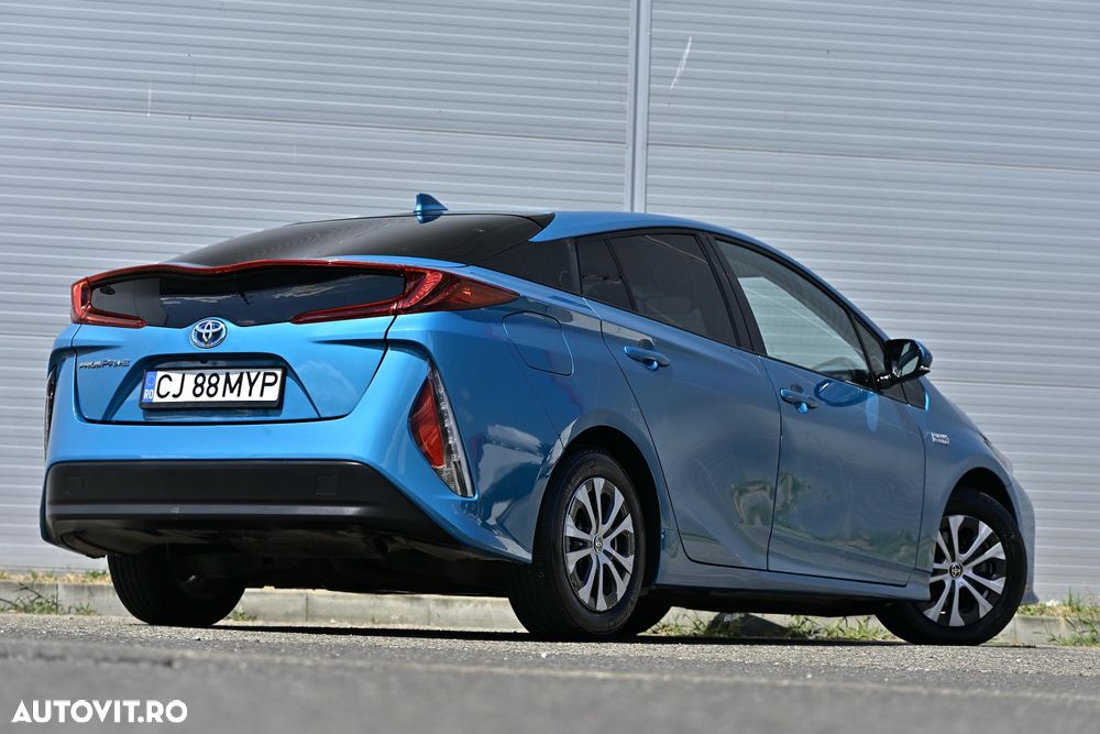 Toyota Prius - 4