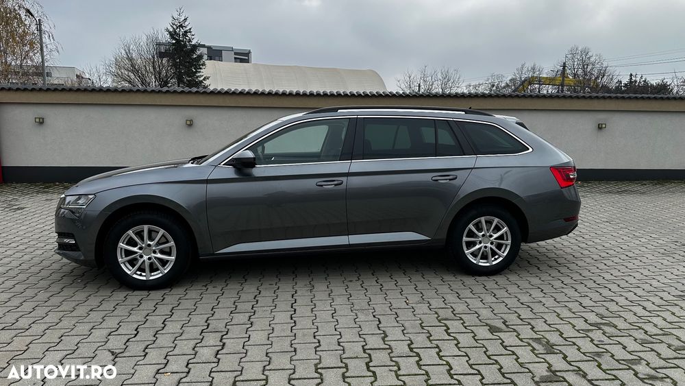 Skoda Superb Combi 2.0 TDI DSG Premium Edition - 11