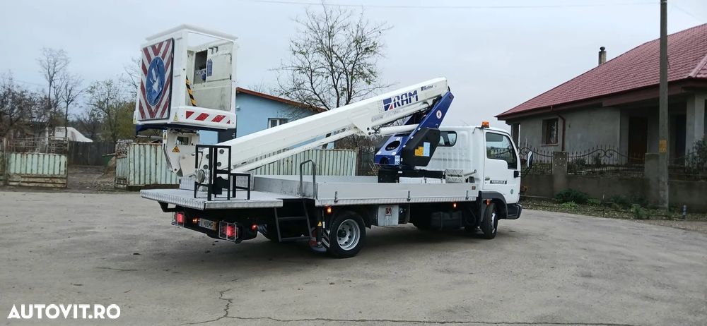 Nissan E120 Autospeciala cu Nacela PRB - 3