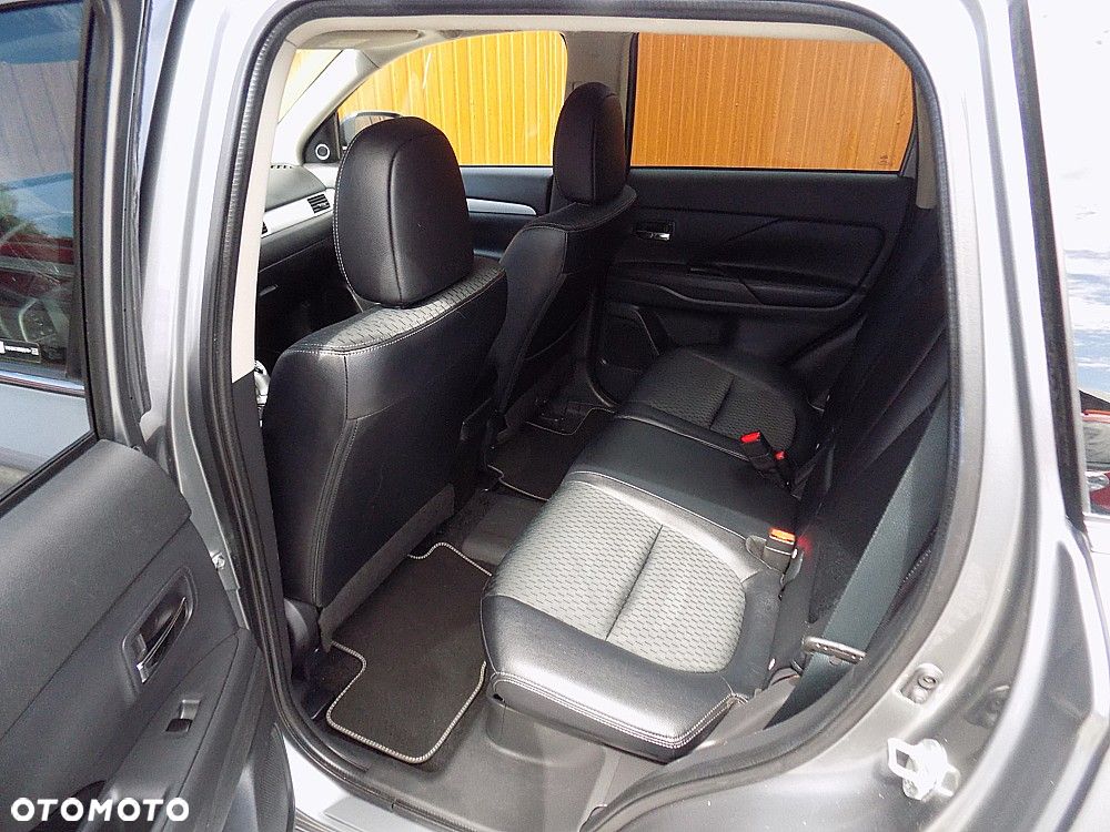 Mitsubishi Outlander 2.0 4WD Top - 6