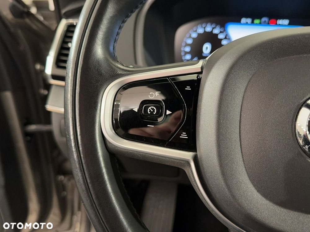 Volvo XC 90 - 22