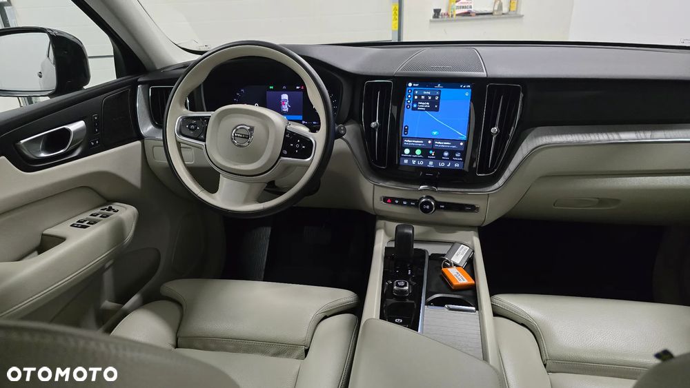 Volvo XC 60 B4 D Plus Dark - 1