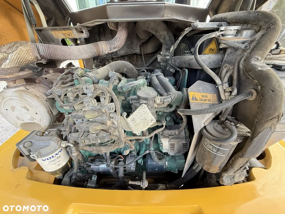 Volvo L30G / ORYGINAŁ / PIĘKNIE UTRZYMANA  / SILNA I SZYBKA / ZADBANA / SPROWADZONA Z NIEMIEC / 407 409 406 60 70 M 506 509 L30 L35 B G - 17