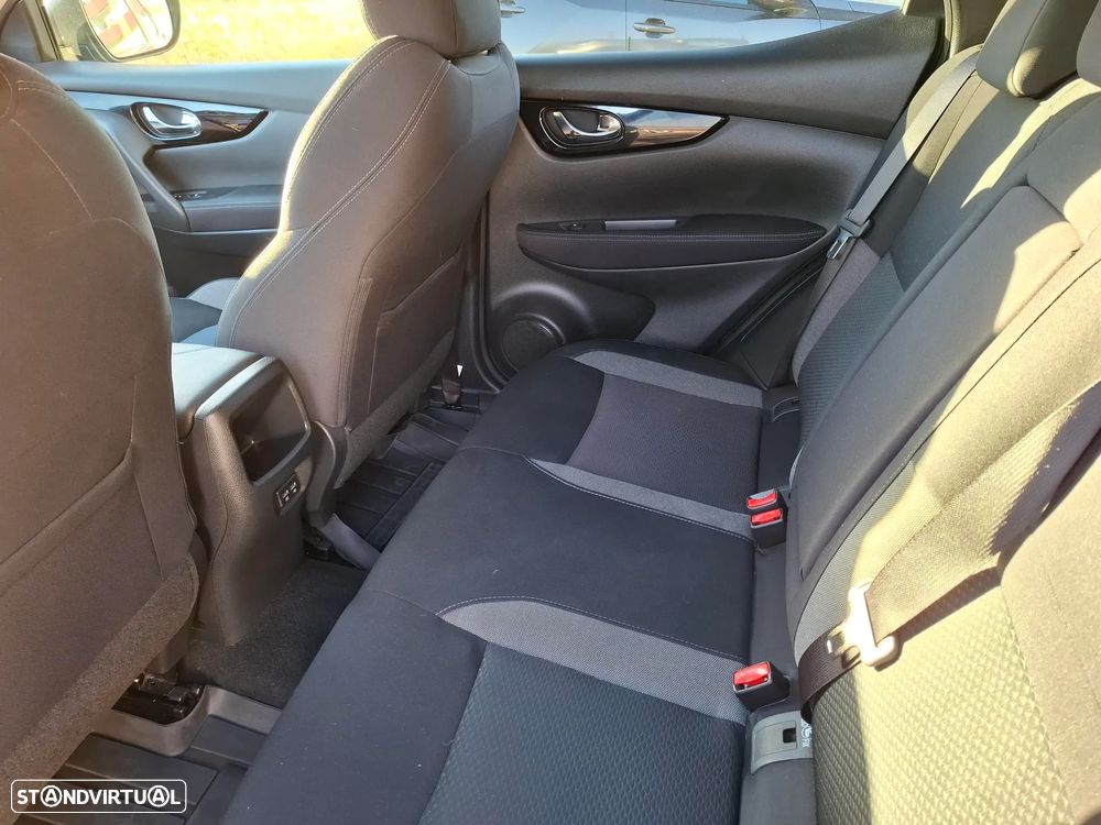 Nissan Qashqai 1.5 dCi N-Connecta J18 - 9