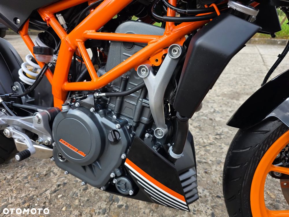 KTM Duke 390 - 18