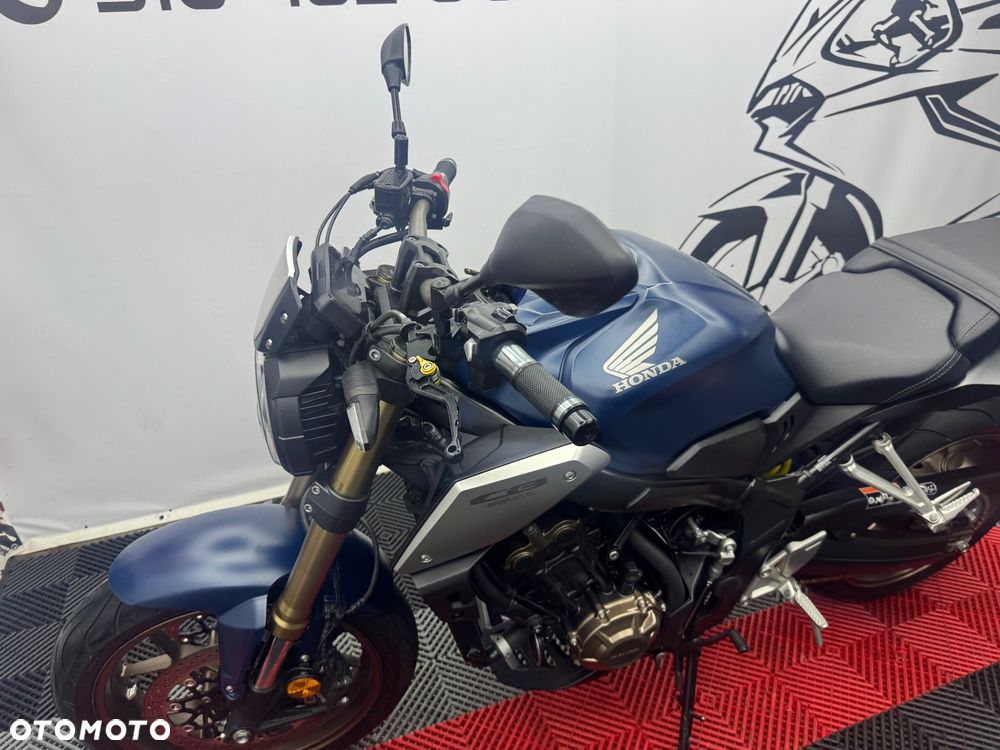 Honda CB - 12