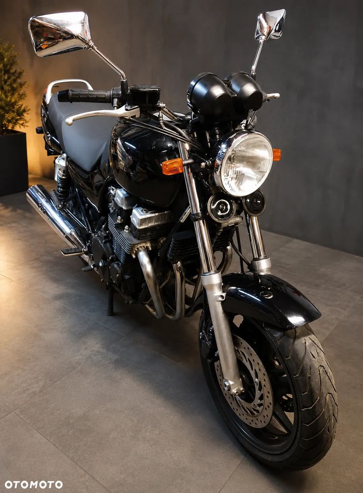 Honda CB - 1