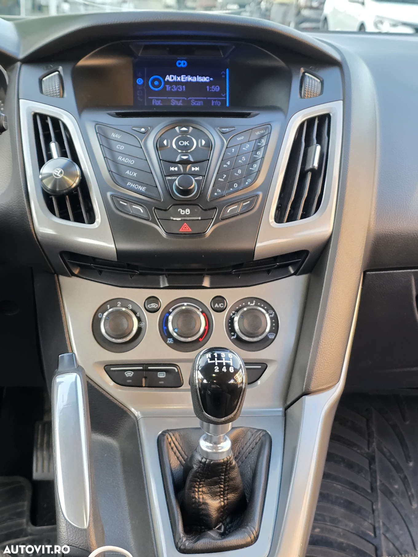 Ford Focus - 10