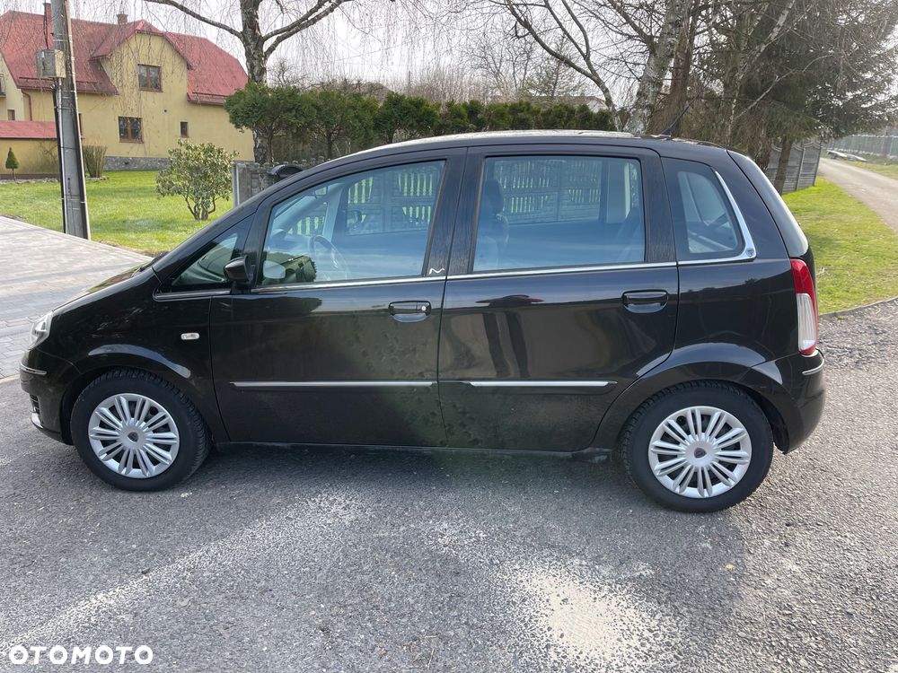 Lancia Musa 1.4 16V Gold - 8