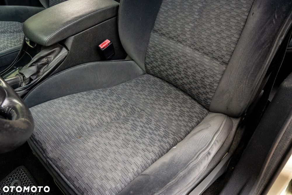Peugeot 407 - 28