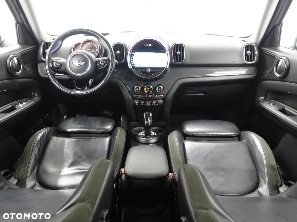 MINI Countryman Cooper All4 Essential Trim - 28