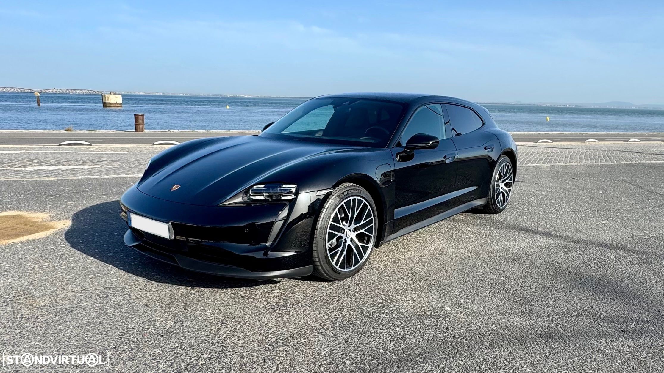 Porsche Taycan Sport Turismo Black Edition - 1