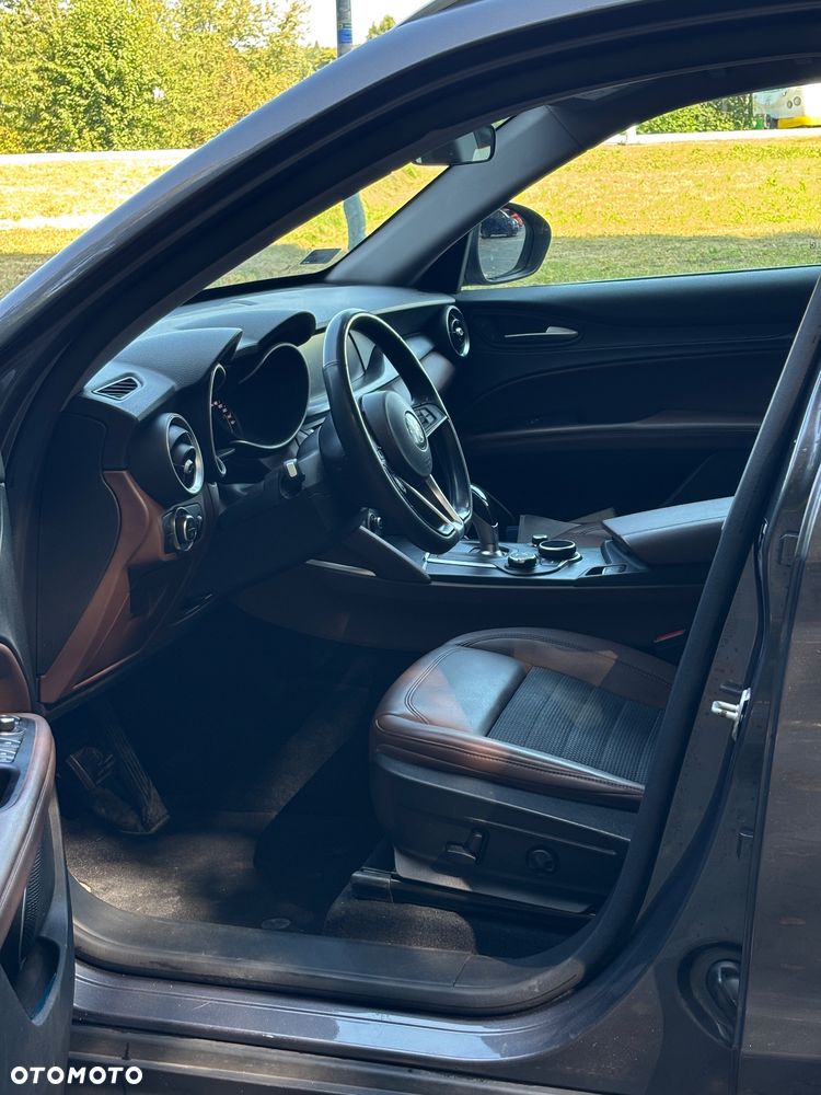 Alfa Romeo Stelvio 2.2 JTDM Q4 - 13