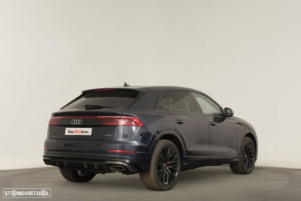 Audi Q8 55 TFSIe quattro Tiptronic - 4