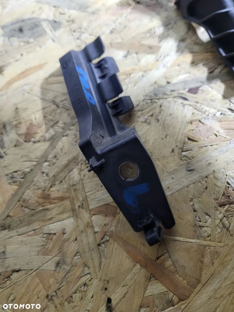 Mocowanie podszybia lewe Peugeot 508 - 2