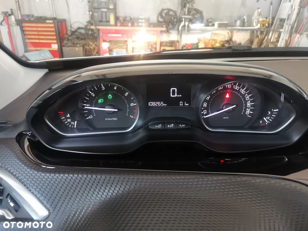 Peugeot 2008 1.2 Pure Tech GPF Active S&S - 13
