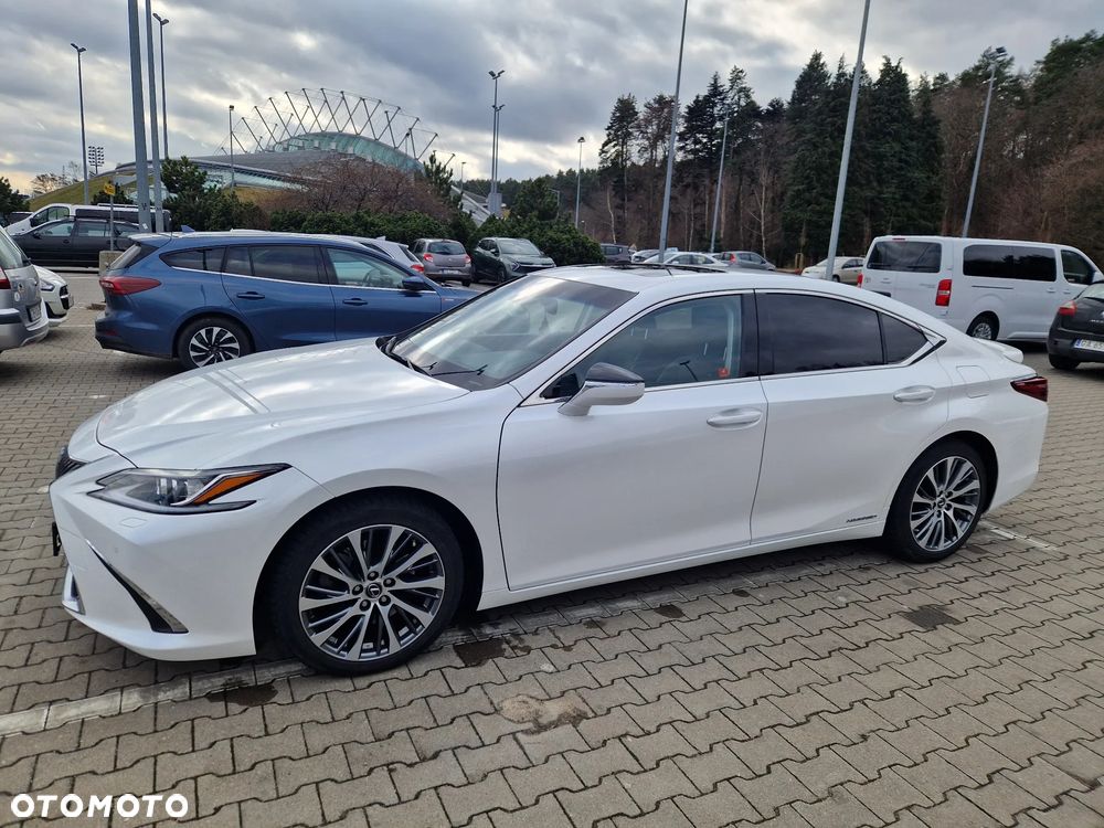 Lexus ES - 3