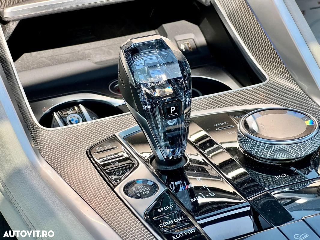 BMW X6 M M50i - 25