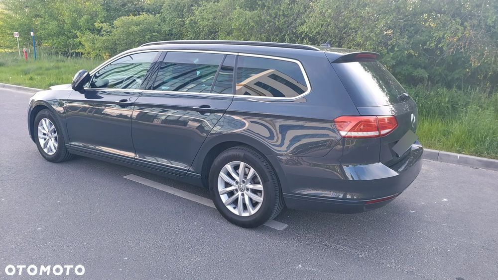 Volkswagen Passat 1.6 TDI (BlueMotion Technology) DSG Comfortline - 23