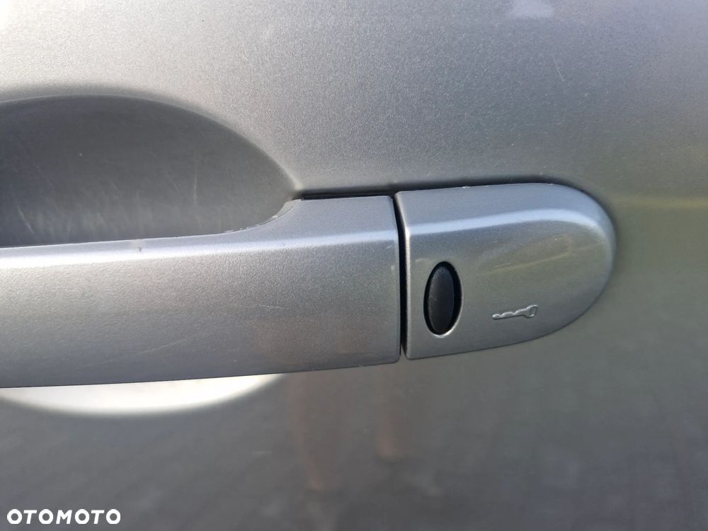 Nissan Micra 1.4 Premium - 8