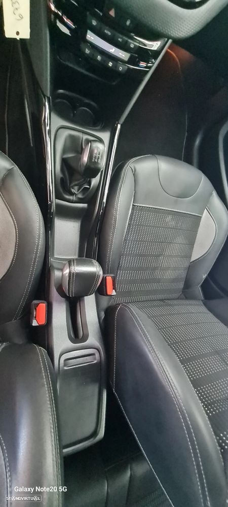 Peugeot 2008 BlueHDi 100 STOP & START Allure - 29